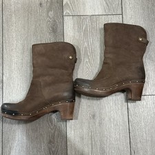 UGG Fold Over Size 8 Brown