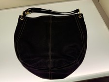 Aigner Handtasche schwarz oval