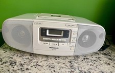 PANASONIC  RX-D 45 / Radio-CD  Spieler tragbar / auch mit Batterie zu bedienen