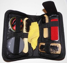 Gut erhaltenes Schuhputzzeug