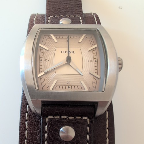 Fossil tonneau 41mm watch