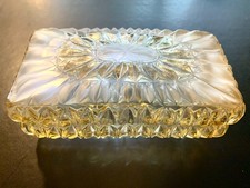 Vintage Wandleuchte getöntes Eisglas, Porzellan Fassung, Zugschalter um ca. 1960