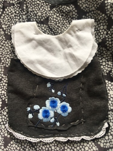 Puppenkleidung