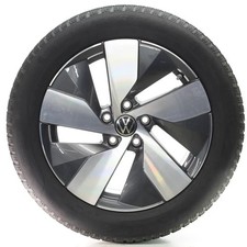 VW Passat B9 Variant CJ5 Winterräder Bologna Pirelli 215/55R17 DOT24 3J0601025B