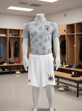 Adidas  Kurze Deutschland