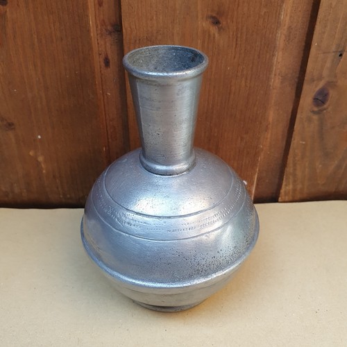 Antiker vase kanne aus zinn - kanne,