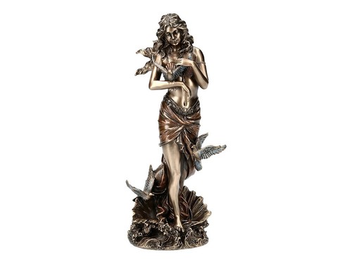 Aphrodite mit tauben stehend - tauben,