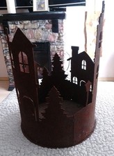 Laterne rund Rost Stadtmotiv