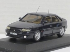 Renault Safrane Baccara Bi Turbo in dunkelblau Box Minicar Plus 00.014 1:43