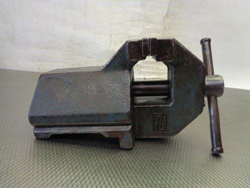Alter massiver schraubstock - massiver,