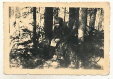 Foto - Soldat auf Latrine ? - 2.WK