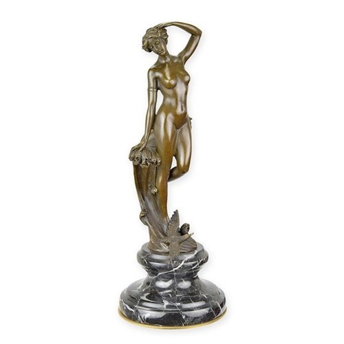 Bronzefigur eine unbekleidete