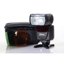 Nikon Speedlight SB-700 /