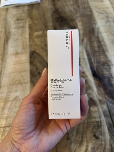 Shiseido revitalessence skin - shiseido,