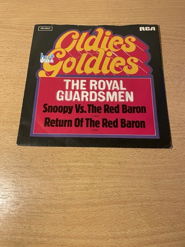 The royal guardsmen snoopy - the,