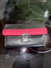 Bedienung Geldbeutel