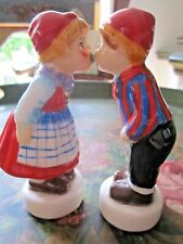 Salz- und Pfefferstreuer Lustiges küssendes Kinderpaar Keramik