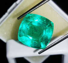 Natürlicher grüner Smaragd