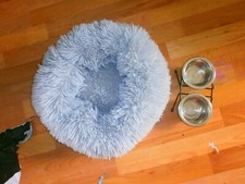 NEUES hellgraues rundes Plüsch  Donutkissen+Futternäpfe für Katzen+kleine Hunde 
