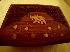 Antikes Holzkästchen mit Schnitzerei und geheimer Öffnung ca. 18 x 13 x 6,5 cm