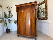 Empire Säulen Hallenschrank