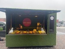 Verkaufsstand mit Kühlung für Käse, Feinkost, Bäckerei, Imbiss etc. fast neu