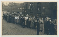 Foto AK Berlin Bahnhof Schutzraum Menschenschlange  2.WK (2052x)