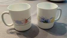 2 Becher/ Kaffeebecher Arcopal France, Blumen Pastell , gebraucht