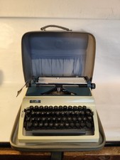DDR Reiseschreibmaschine Schreibmaschine Erika Mod. 42 mit Koffer Büro Empfang