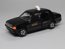 TOMICA No 051 - TOYOTA CROWN COMFORT TAXI 
