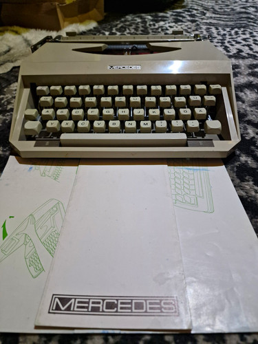 Mercedes schreibmaschine - mercedes,