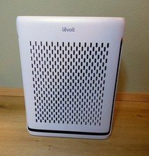 Luftreiniger LEVOIT HEPA filtert Räume von Pollen, Tierschuppen u. Staub