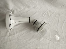 Jugendstil Porzellan Wandlampe Schwarz staffiert mattiertes Klarglas Facettiert