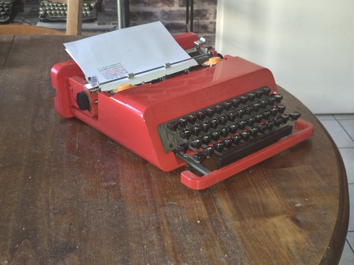 Schreibmaschine olivetti - ​schreibmaschine,