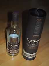 schöne leere Whisky Flasche mit Dose, Glendronach Traditionally Peated