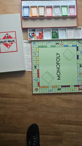 Gesellschaftsspiel monopoly - gesellschaftsspiel,