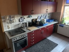 Rote Küche Mit Einbauherd