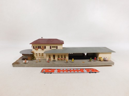 Faller bahnhof mit figuren - bahnhof,