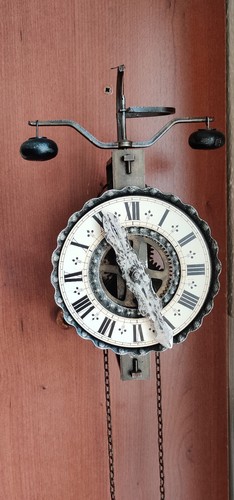 Ein zeiger eisenräder - zeiger, wanduhr