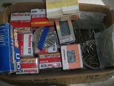 Karton mit , Dübel , Spanplattenschrauben , Holzschrauben , Sortiment ,