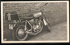 Fotografie BSA Gold Star Motorrad mit Kennzeichen: JWE-8J und Windschutz 