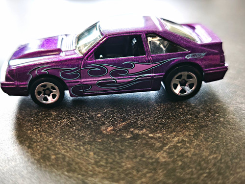 Hot wheels ford mustang - hot,