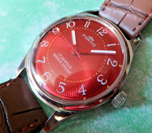 Rotes zifferblatt fortis - rotes,