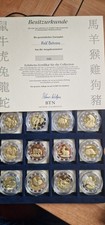 Sammlung Konvolut 12 Medaillen versilbert vergoldet Chinesische Sternzeichen