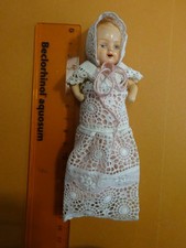 Puppenstube 30-ger Jahre, Püppchen 11 cm Material  Masse mit Drahtverbindungen