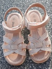 Sandale, geflochten, rosa