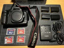 Canon EOS 5D Mark II 21,1MP DSLR-Kamera - Schwarz, Zubehörpaket