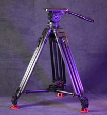 Sachtler Video 20P Stativsystem mit ENG CF HD Stativ mit Mittelspinne und Füßen