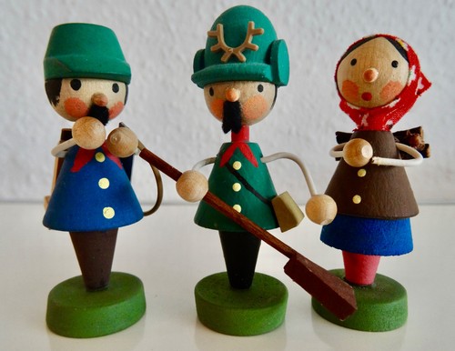 Vitrinen figuren aus - vitrinen-figuren, holz