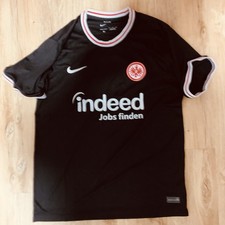 Eintracht Frankfurt Trikot